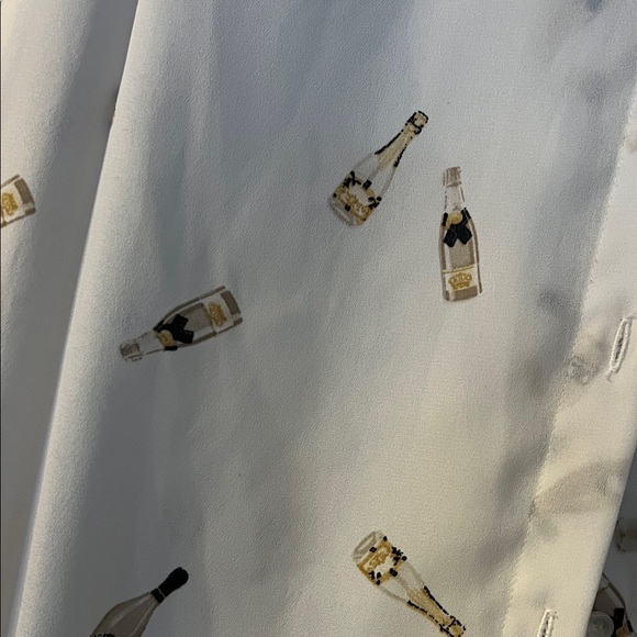 Blousology White Top with wine bottle Design - Picture 3 of 4